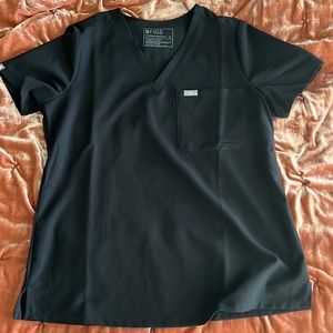 Black FIGS scrubs hardly worn